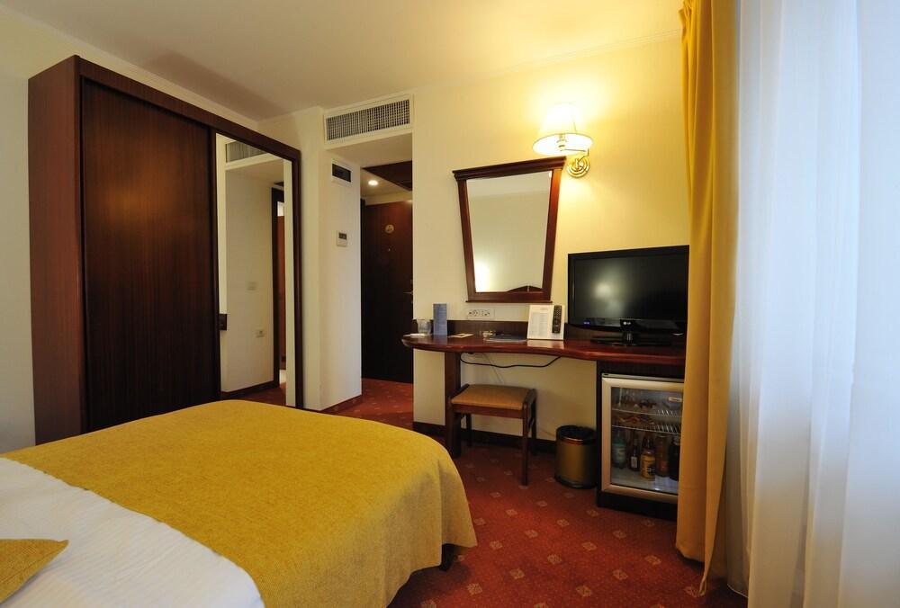 Hotel Minerva Bukarest Eksteriør billede